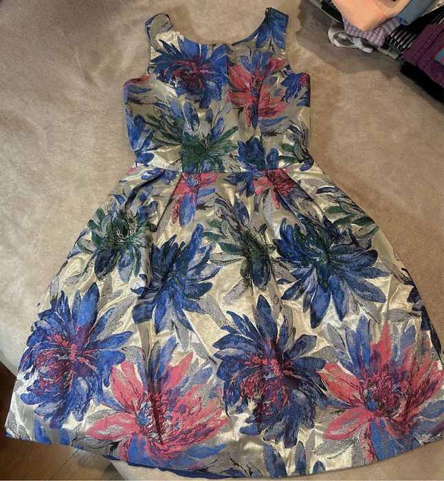 Луксозна рокля за специални поводи