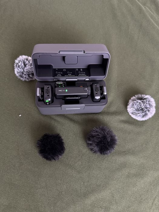 Микрофон DJI Mic Mini(2TX + 1RX + Charging Case) черный