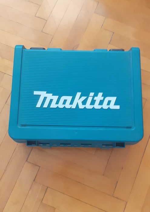 НОВ винтоверт Makita FS2700 + куфар