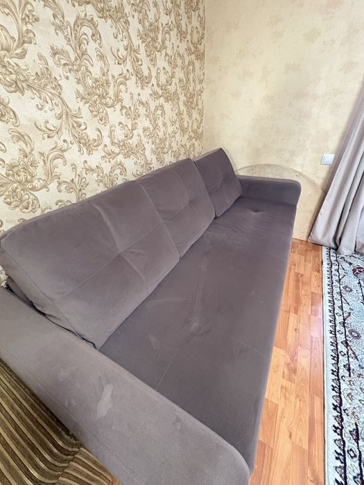 Продам диван коричневый, почти новый