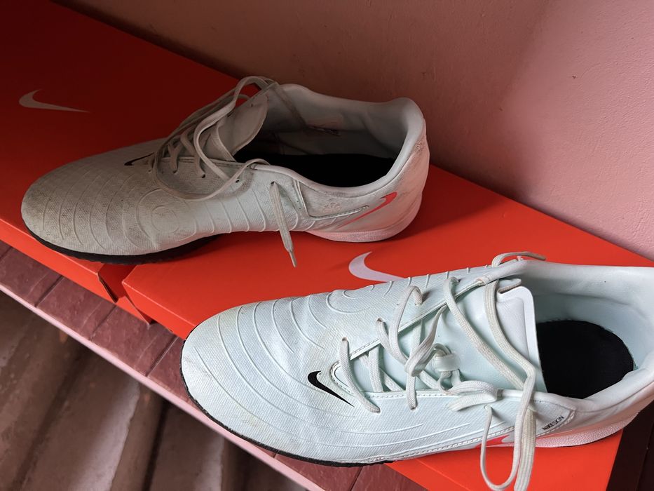 adidasi fotbal baieti marimea  39-40