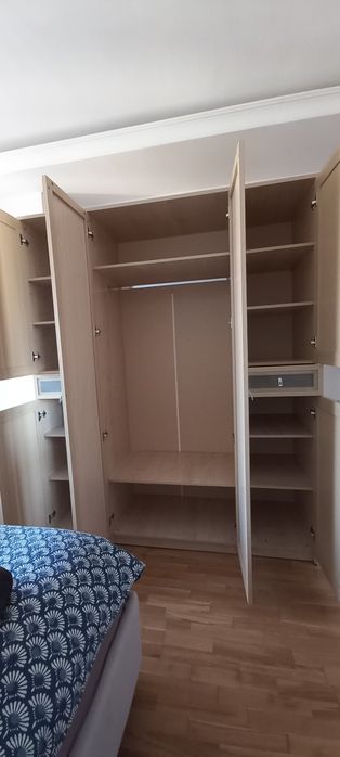 Шкаф , тумба и зеркало