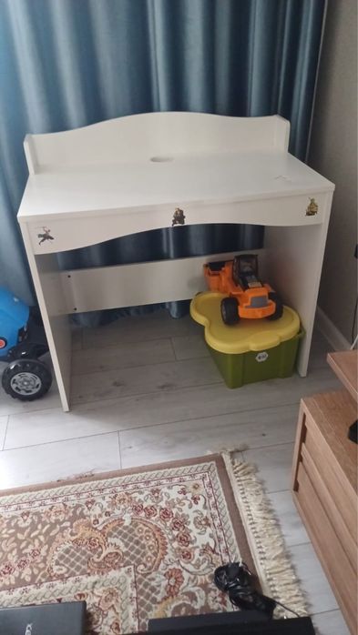 Мебель стол стенка подставка