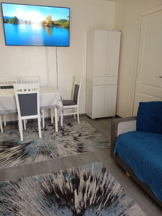 Vând apartament in Huedin