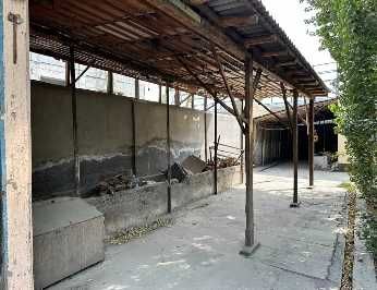 Туркистон 1 уй. Сотилади 30 сотка. Кукон Мерседес, АлокаБанк оркасида