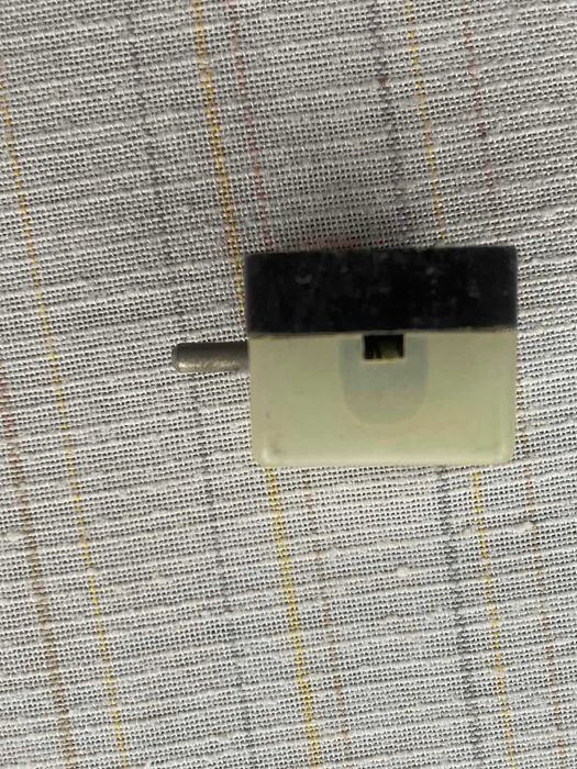 Краен прекъсвач /изключвател   -  380 V, 2,5 A