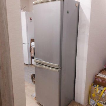 Продам холодильник Samsung