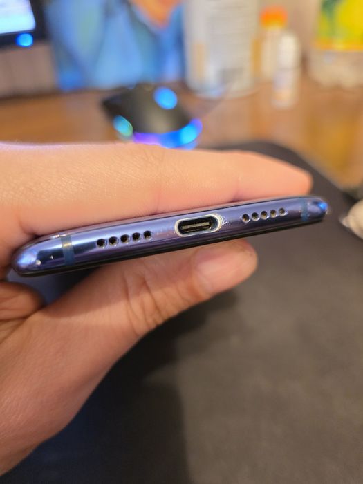 Продам телефон Xiaomi mi9