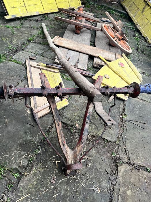 Стара каруца, разглобена