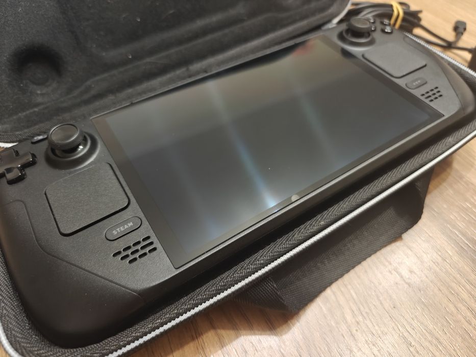 Steam deck OLED (512GB) в отличном состоянии