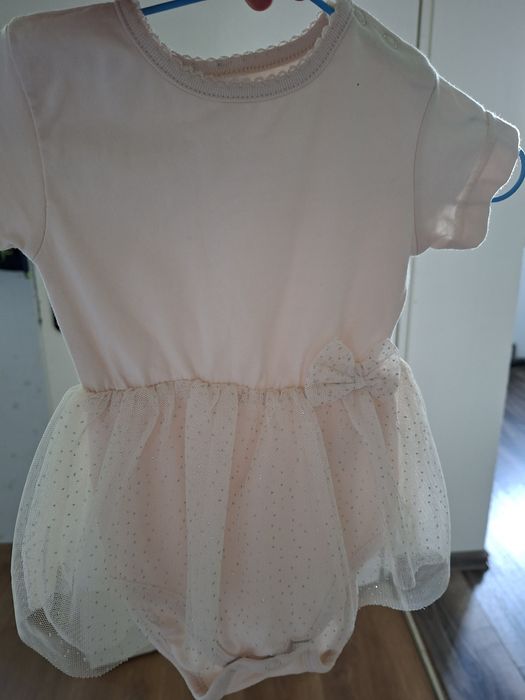 Бебешки роклички  в отлично състояние.