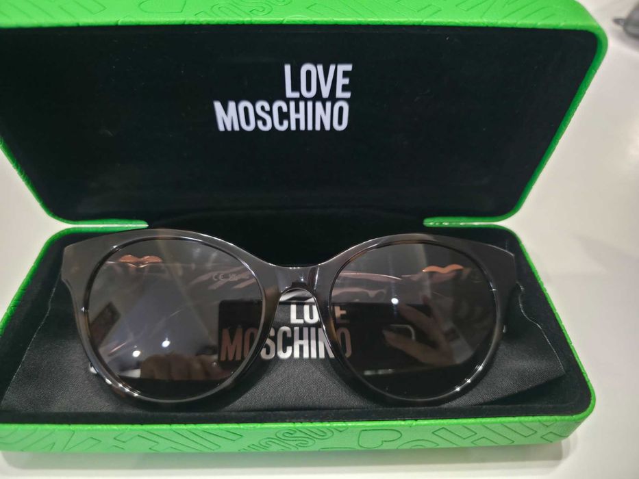 Слънчеви очила Love Moschino