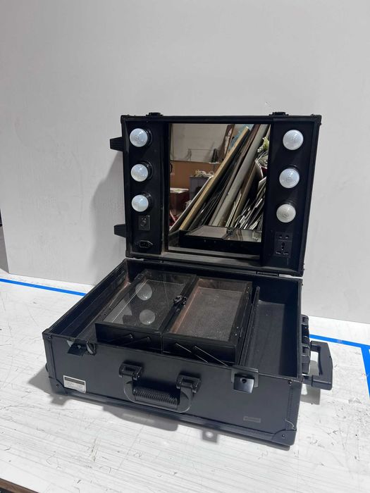 trusa make-up second hand
