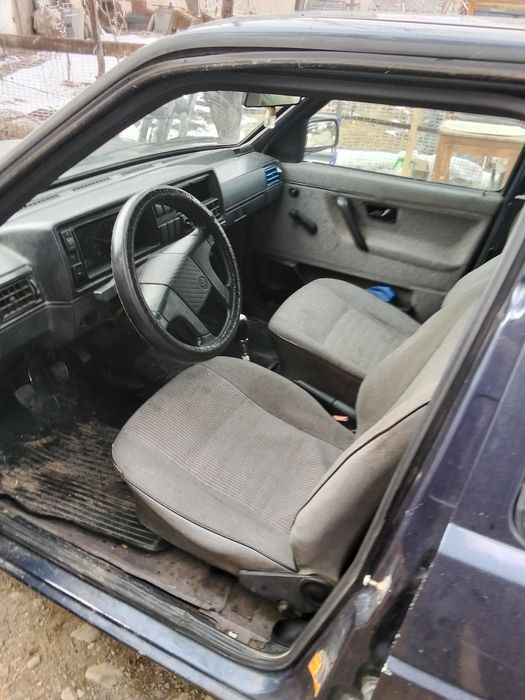 Продам ГОЛФ 2. Оби 1.8 срочно