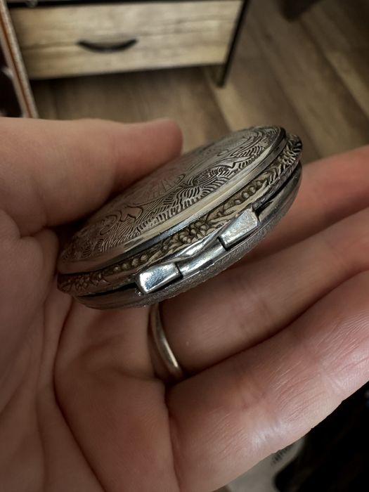 Продам часы стариные