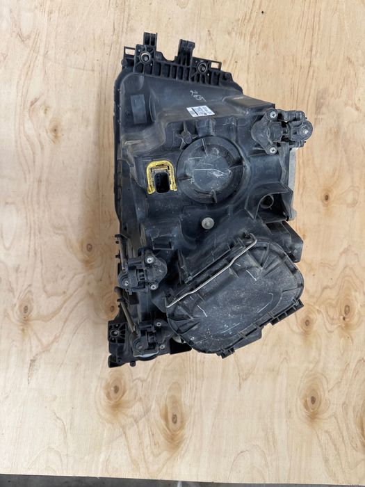 Фар за Мерцедес актрос w960