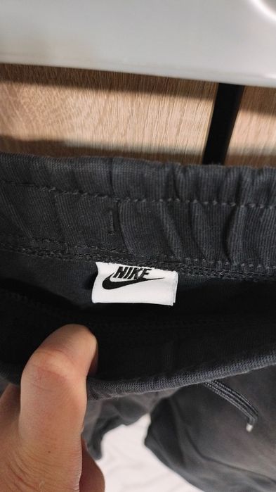 Pantaloni Nike Tech