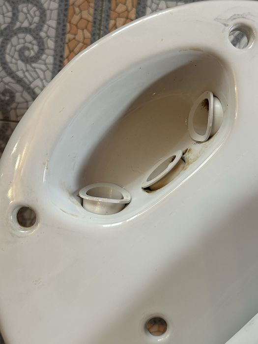 Унитаз с бачком все в комплекте есть