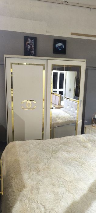 Спальные гарнитуры