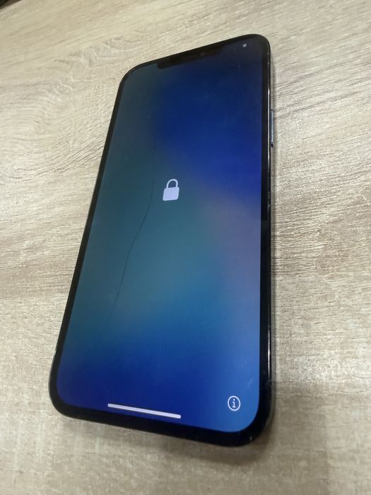 iPhone 12 pro max заключен