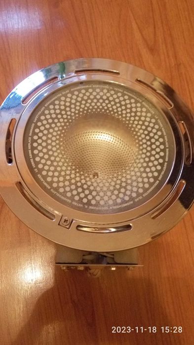 Потолочный светильник