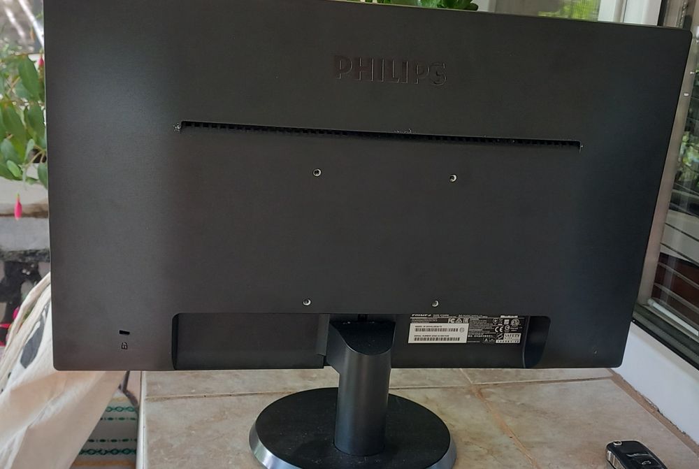 Mонитор Philips 203V