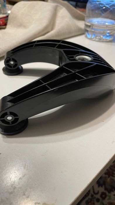 Продавам комплект волан и бюро: Thrustmaster T500 RS + Ultradesk Frag V3