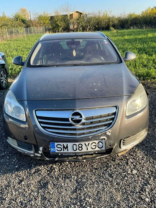 Dezmembrez Opel Insignia 2010