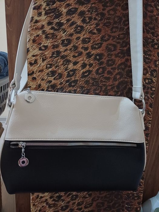 Дамска чанта през рамо