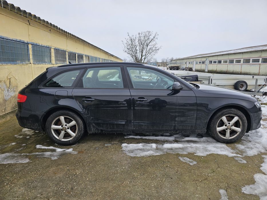 Dezmembrez vand Audi A4 B8 , 2011 , 1.8 CDHB , cutie MQZ ,vopsea  LZ9Y