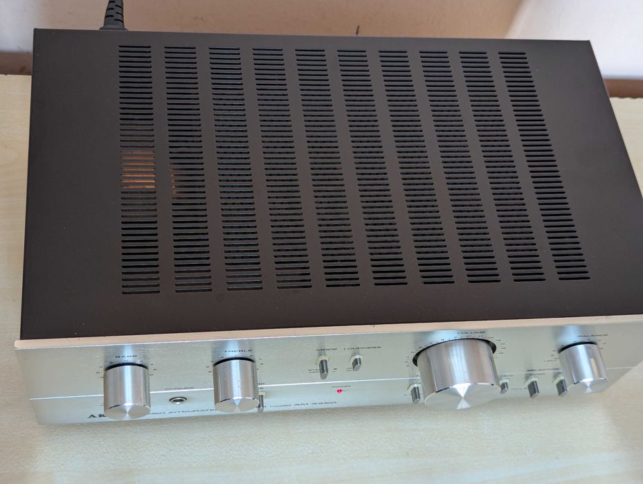 Усилвател AKAI AM-2250
