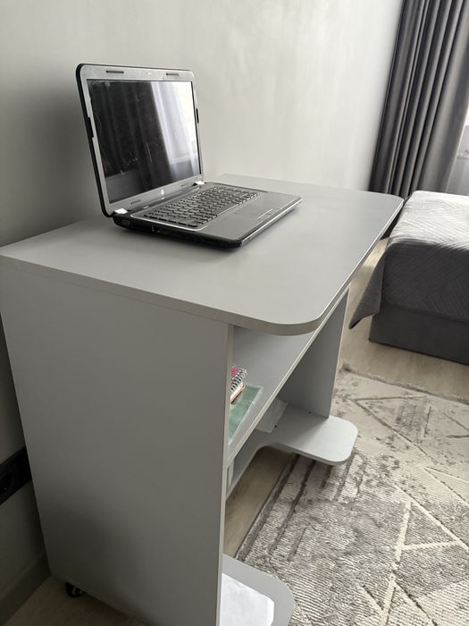 Столик компьюторный