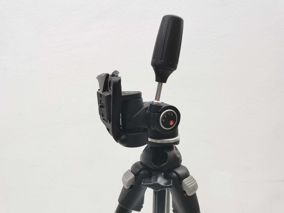Manfrotto 190PROB + Manfrotto 804RC2 статив за фотоапарат