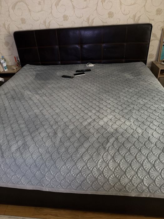 Кровать коричневая, 2 х 2