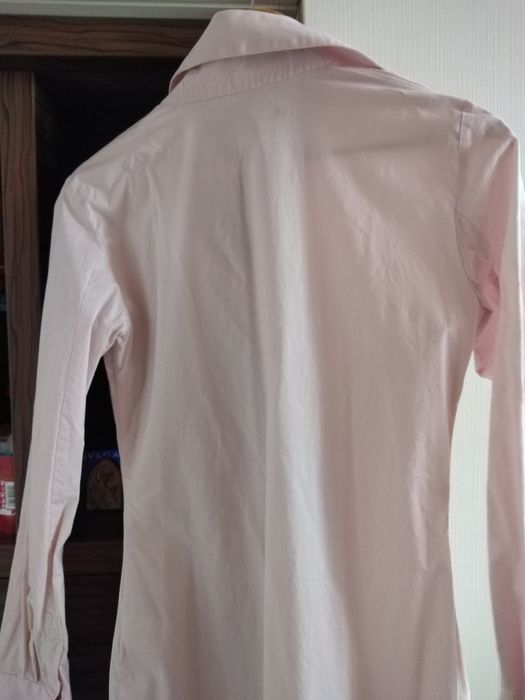 Фирмена ежедневна риза купена от Италия. Бледо розов цвят.