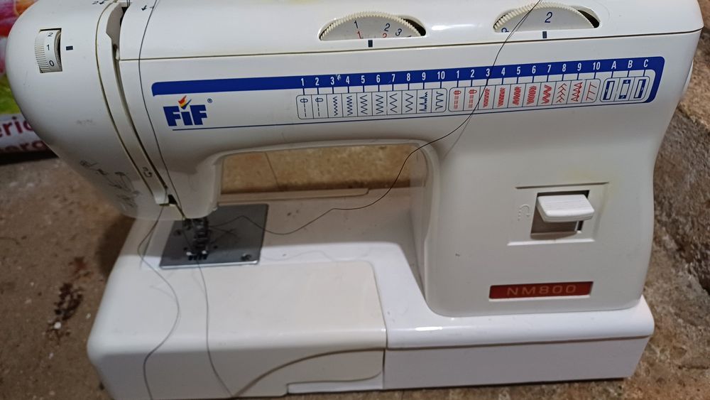 Vînd 2 mașină de cusutFIF una pentru pies