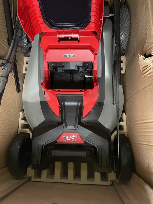 Masina de tuns gazon