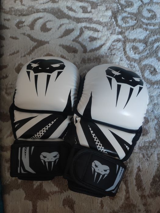 Перчатка Черипашка