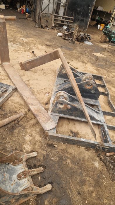 Продам ковши и вилы