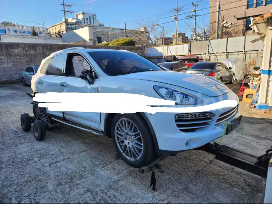 Dezmembrez Porsche Cayenne 2012 3.0 Diesel