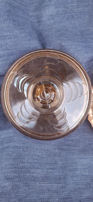 Всичко в розово стъкло