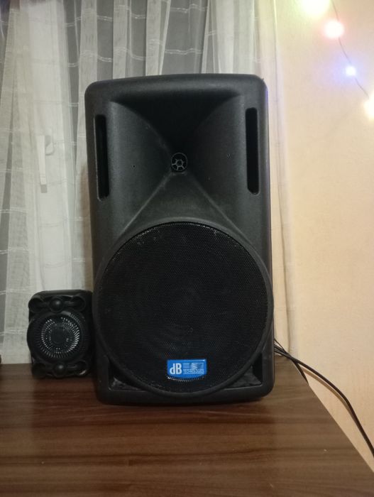 Vand boxa db mai multe detali in privat