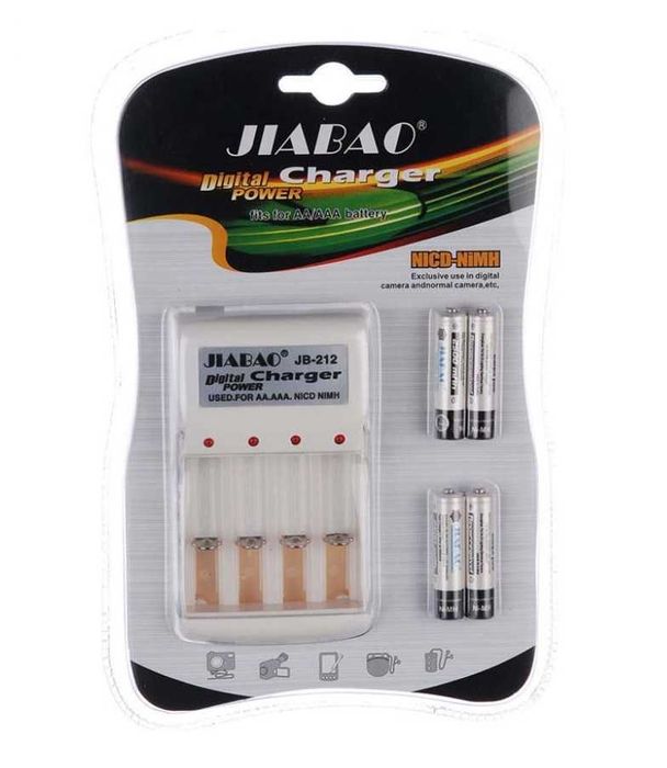 Зарядно устройство за батерии AA/AAA + 4бр.батерии