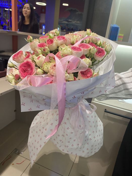 Цветы свежие.