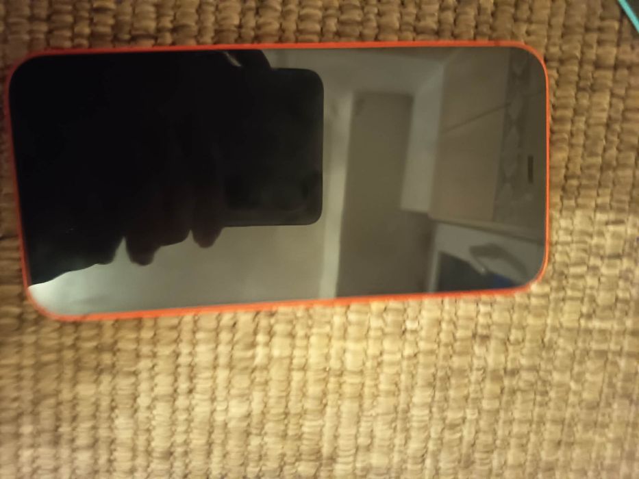 Vand un iphone 12 mini