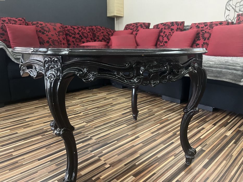 masuta de cafea in stil baroc