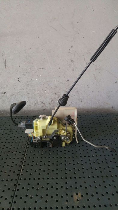 Broasca usa dreapta fata vw polo 9n