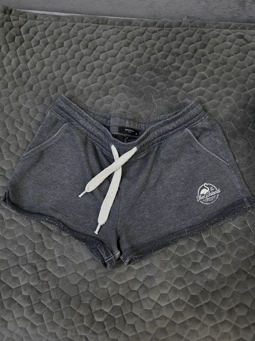 Бу одежда женская (S-M)