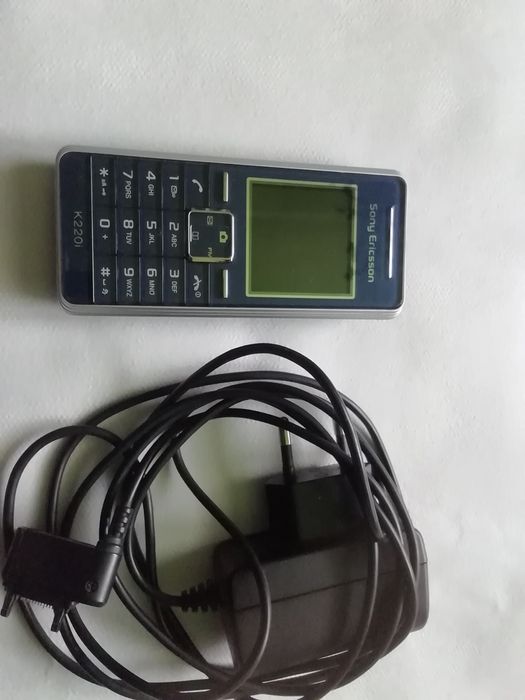 Лот от три броя ретро телефона