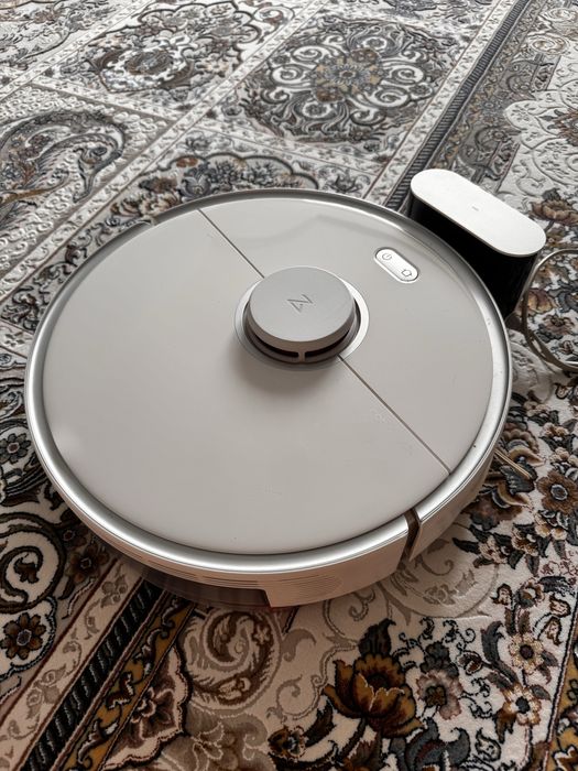 Робот-пылесос Roborock S5MAX в отличном состоянии